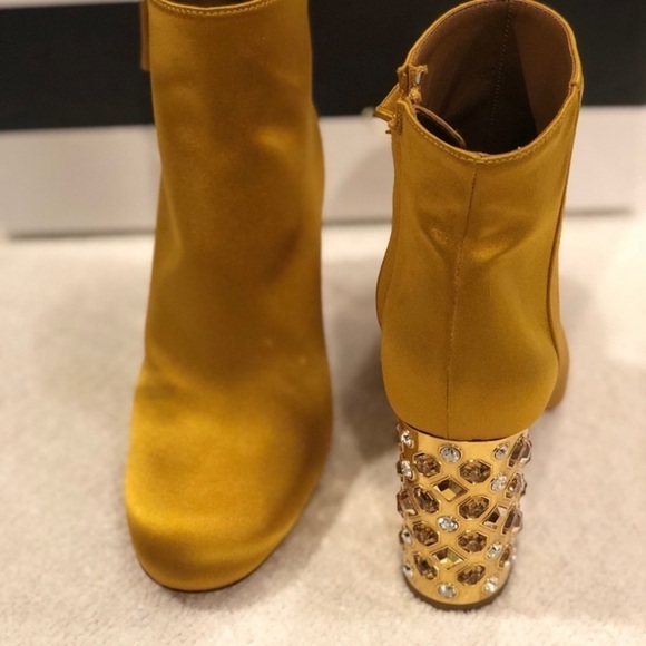 Aquazzura gold satin booties, size 36, new - Picture 4 of 7